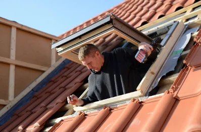 Pose de fenêtres de toit Velux à Foussais-Payré